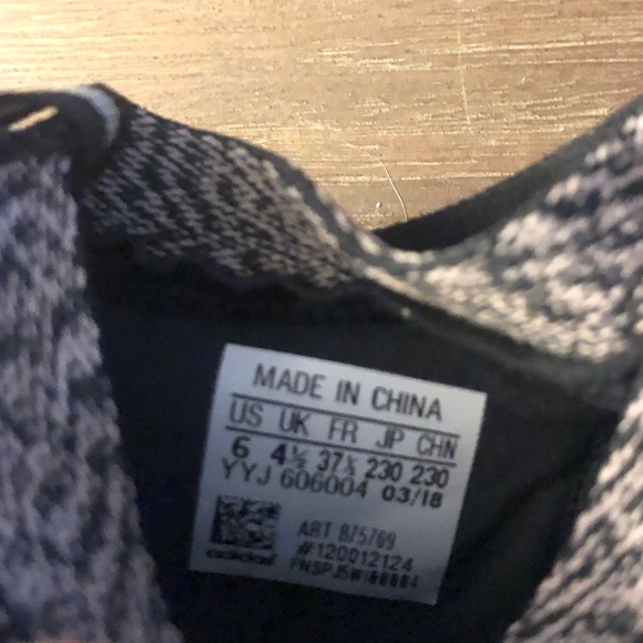 Adidas- Training Boost Sneakers 7 or 7.5 New! - Picture 6 of 8